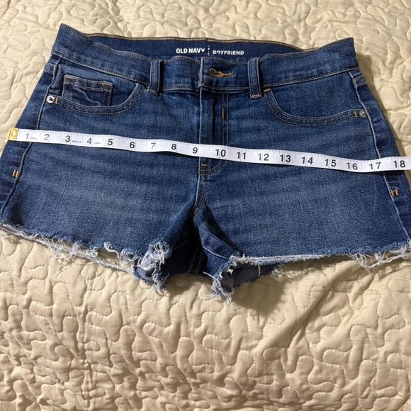 Short Old Navy Boy Friend Size 4 - Picture 2 of 7